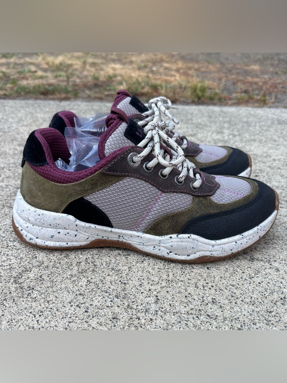 Taos Advance Size 7 Suede Mesh Comfort Walking Sneakers